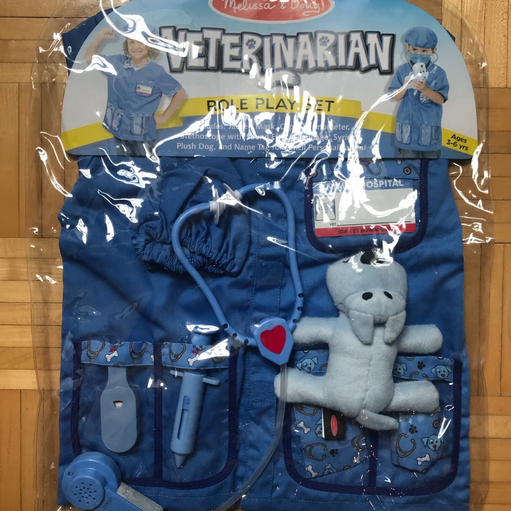 Melissa & Doug veterinarian role play set